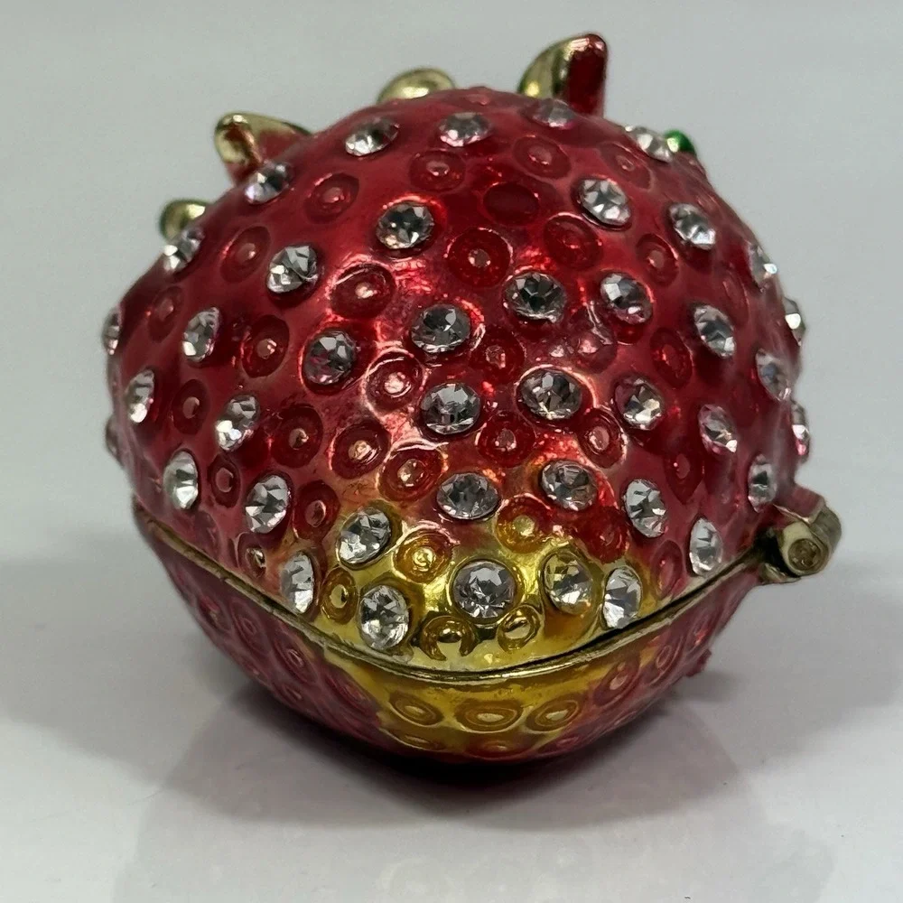 Strawberry Trinket Box Magnet Close Red Bling Enamel Yellow Interior Gold‎ Tone